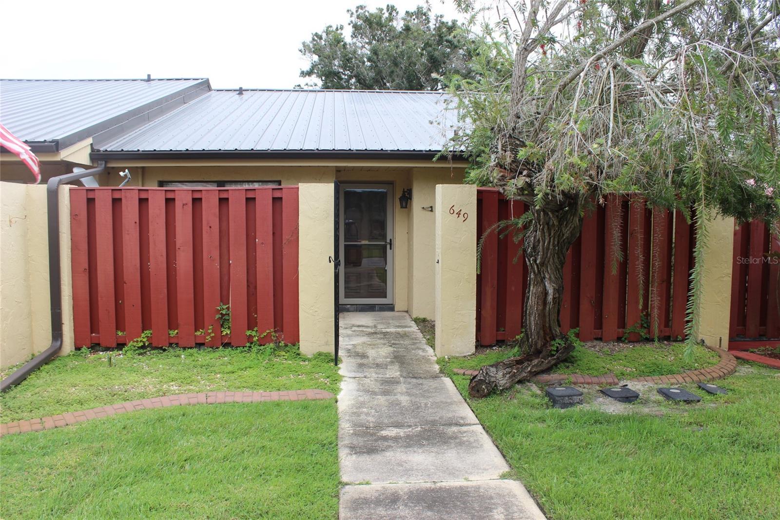 649 Broadmoor Circle, FL