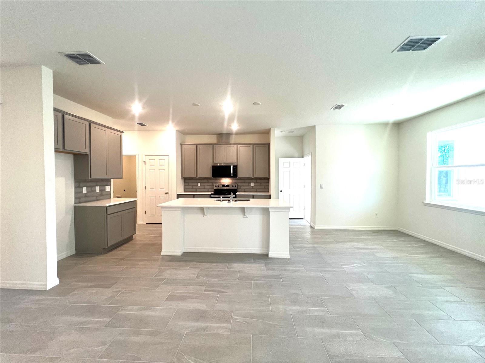 4 Lynbrook Drive, FL