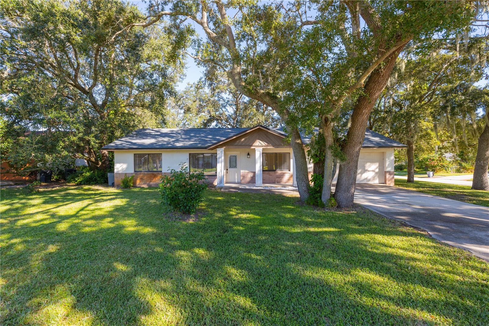 600 English Oaks Dr, FL
