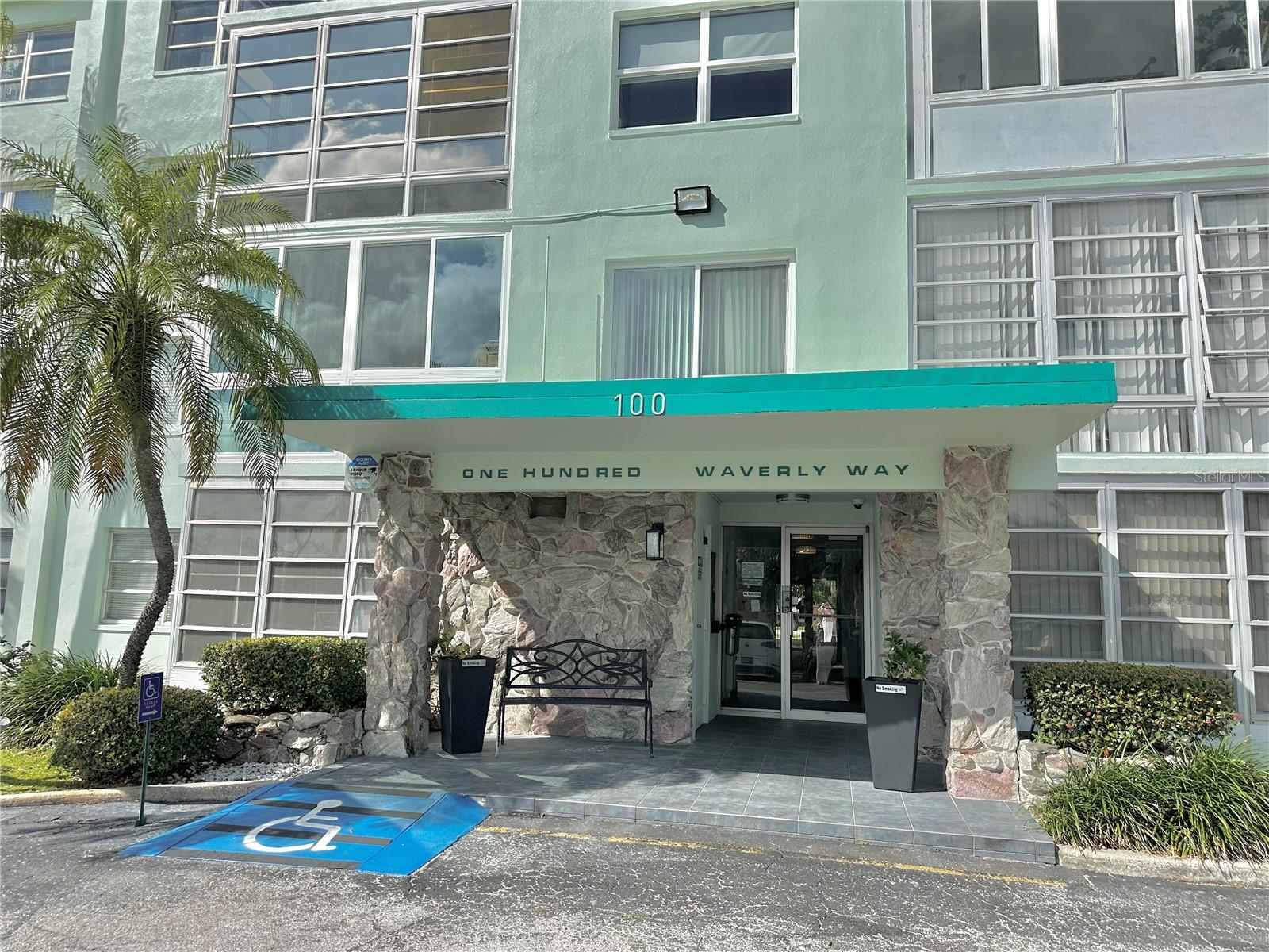 100 Waverly Way, FL