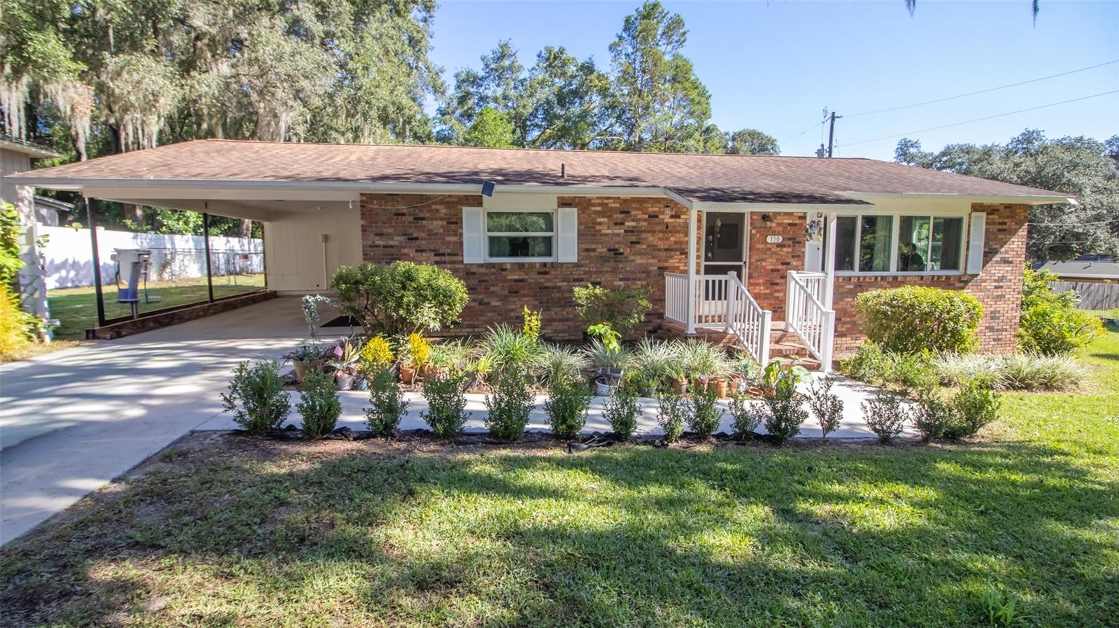 150 Sw Fairway Dr, FL