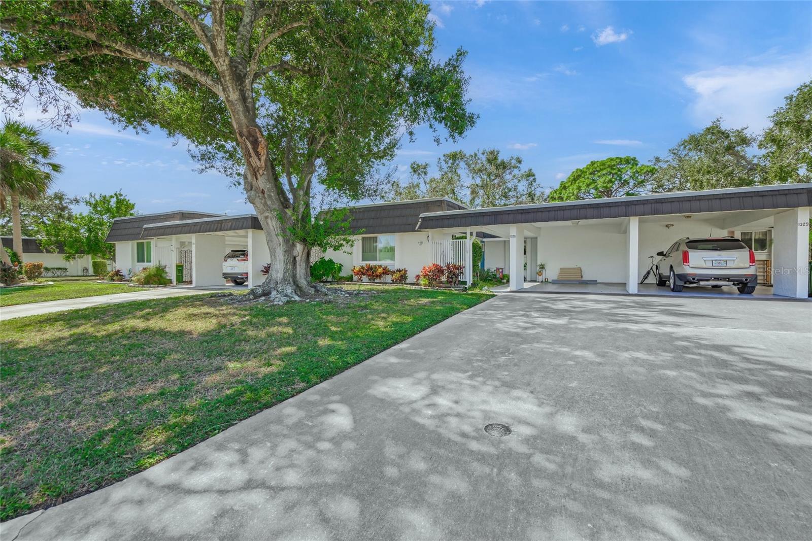 1325 Glen Oaks Drive, FL