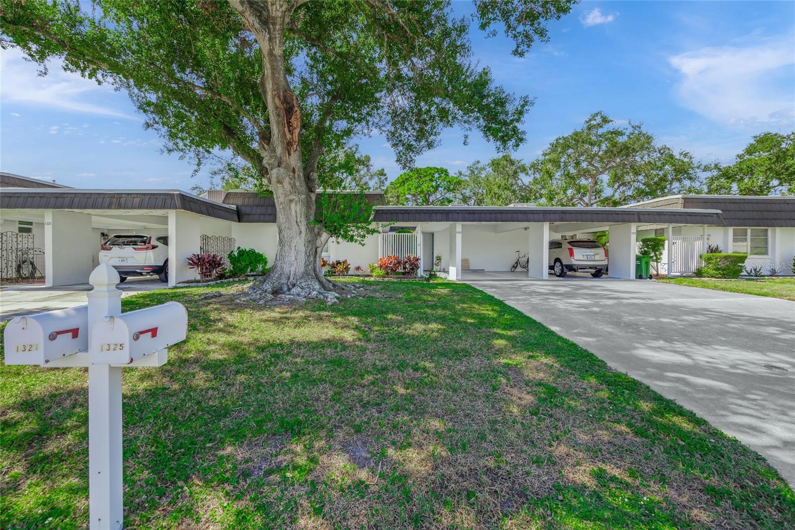 1325 Glen Oaks Drive, FL