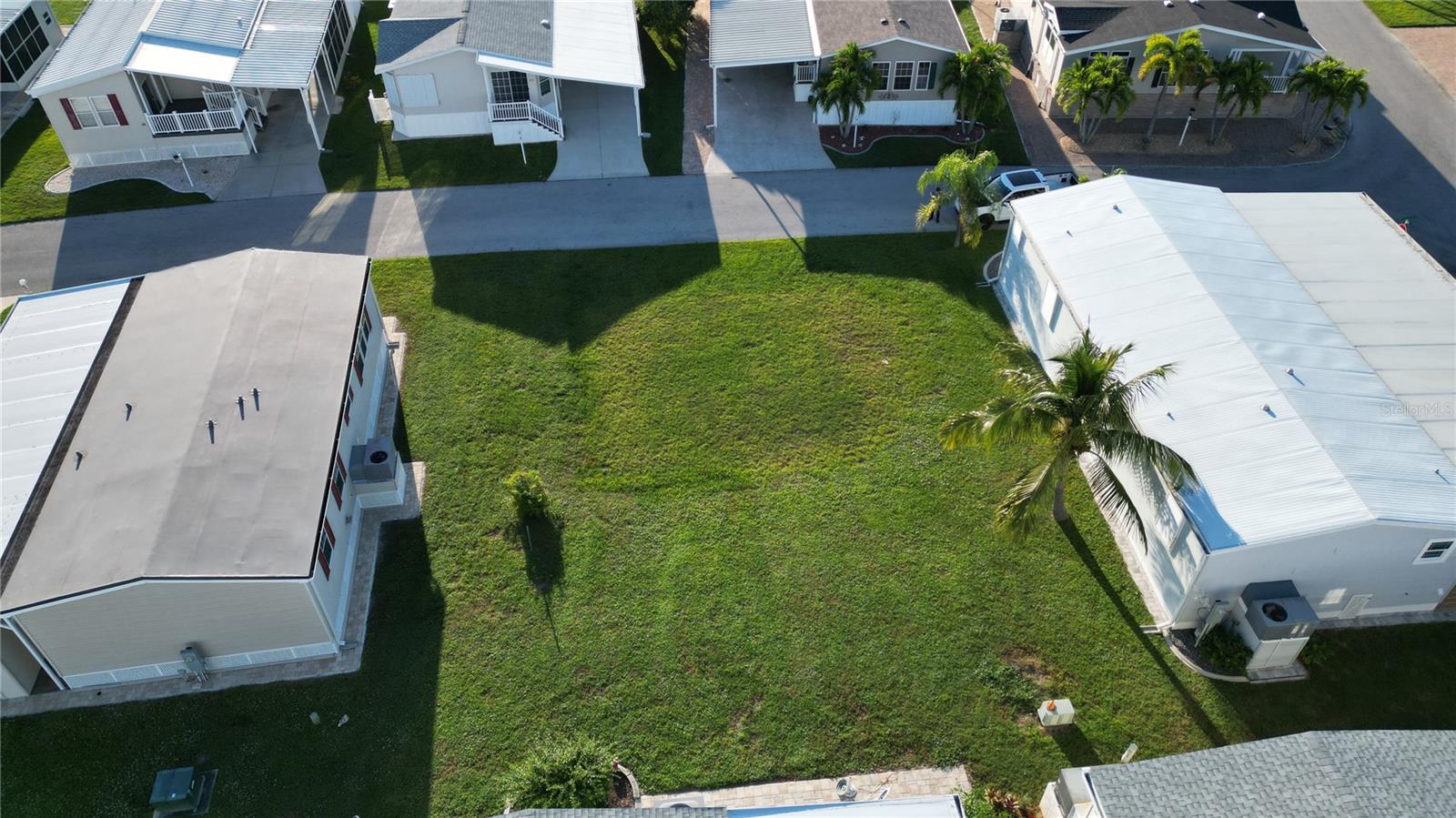 17 Copenhagen Ave, FL
