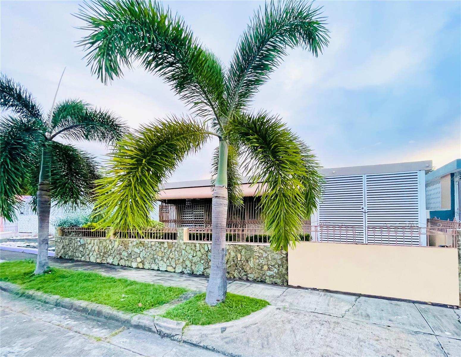 1 Urb. Flamboyanes, PR