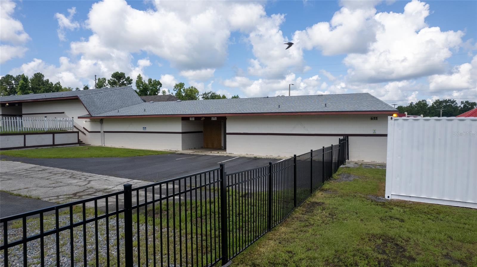 649 W Base St, FL