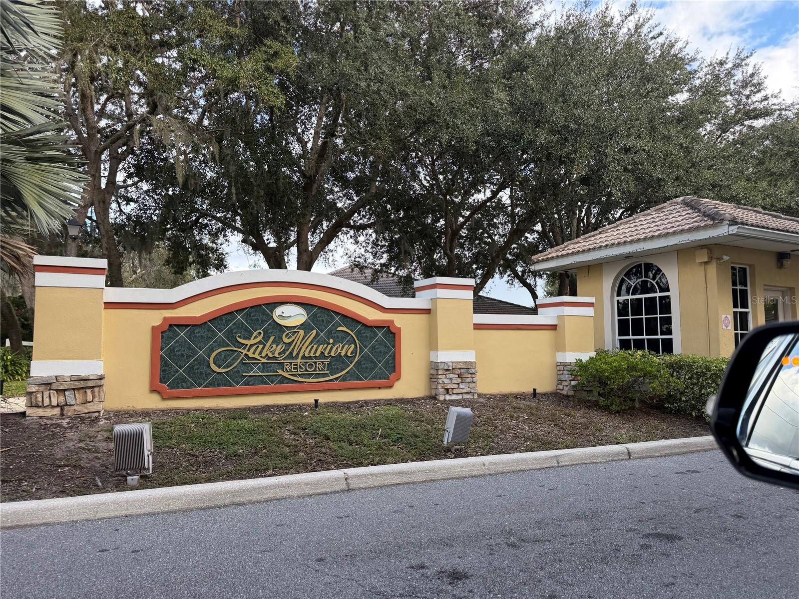 353 Port Pleasant Drive, FL