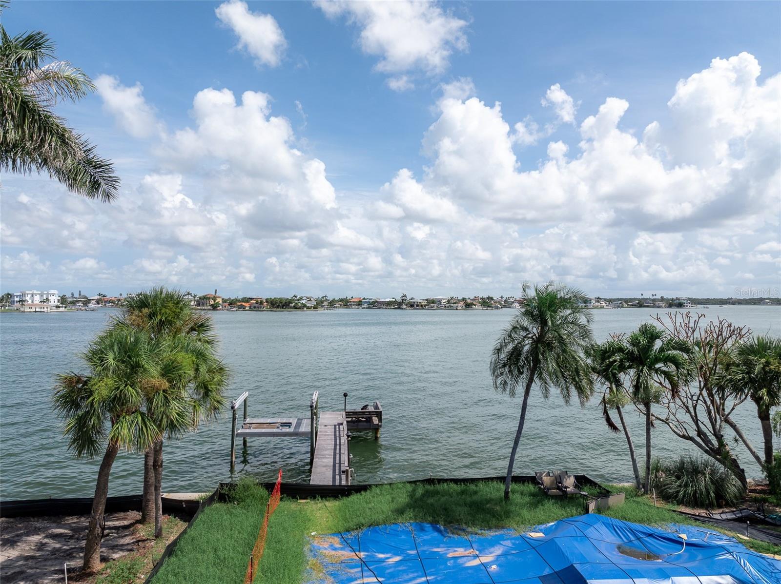2 Paradise Ln, FL