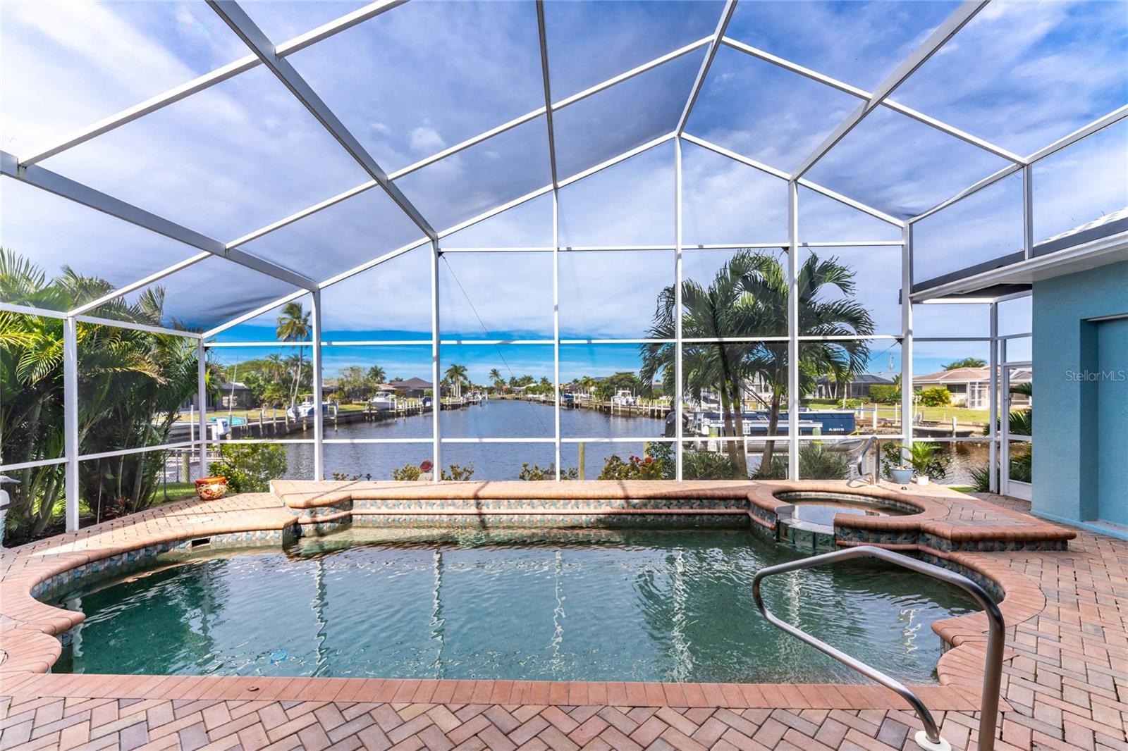 1320 Appian Dr, FL
