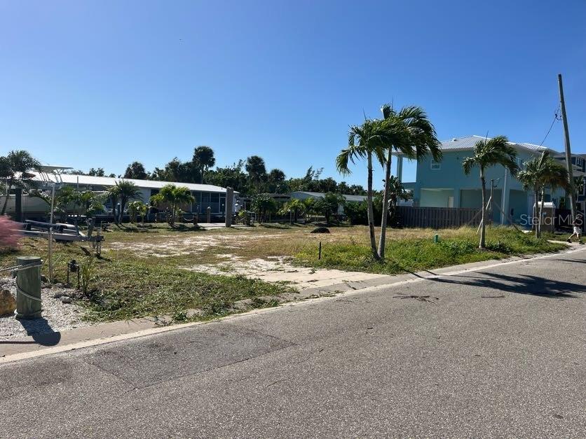 766 Saint Judes Dr N, FL