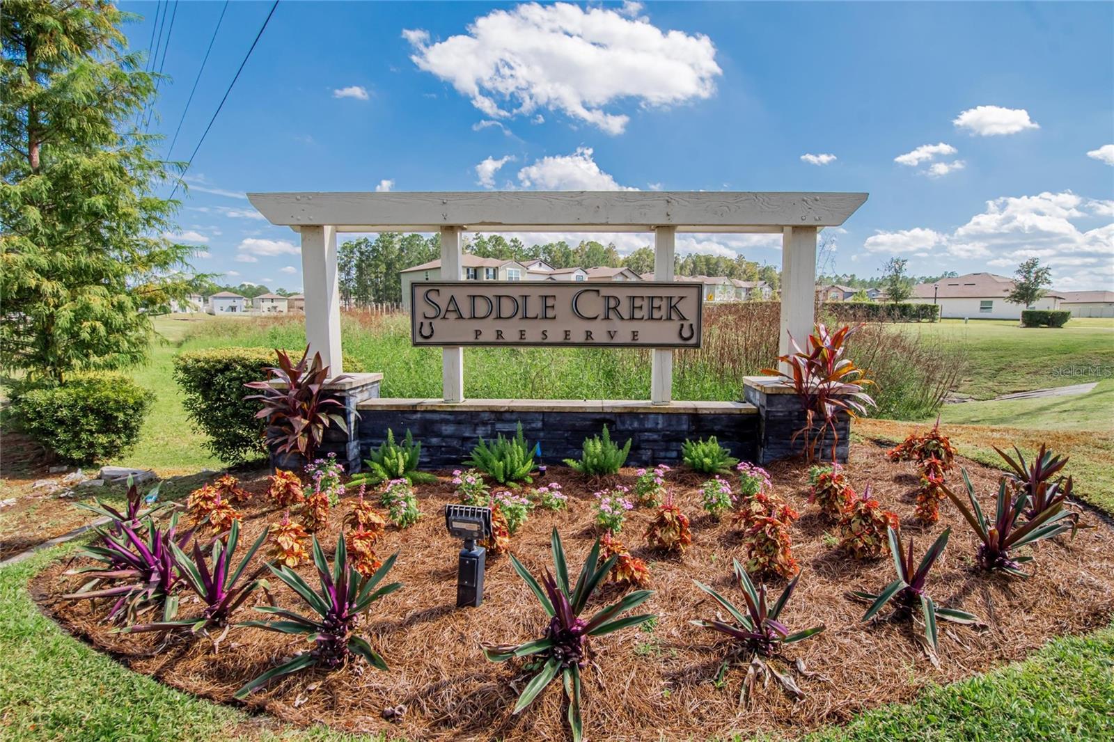 1748 Red Loop, FL