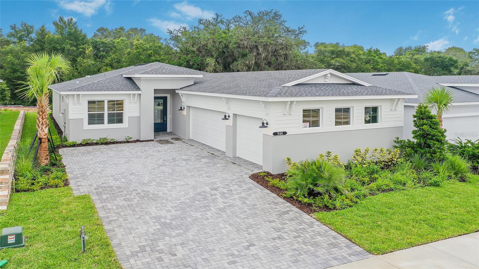 944 Club Cresswind Drive, FL