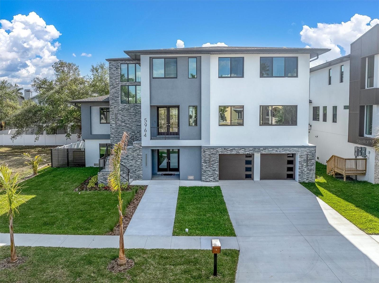 5964 Bayview Circle, FL