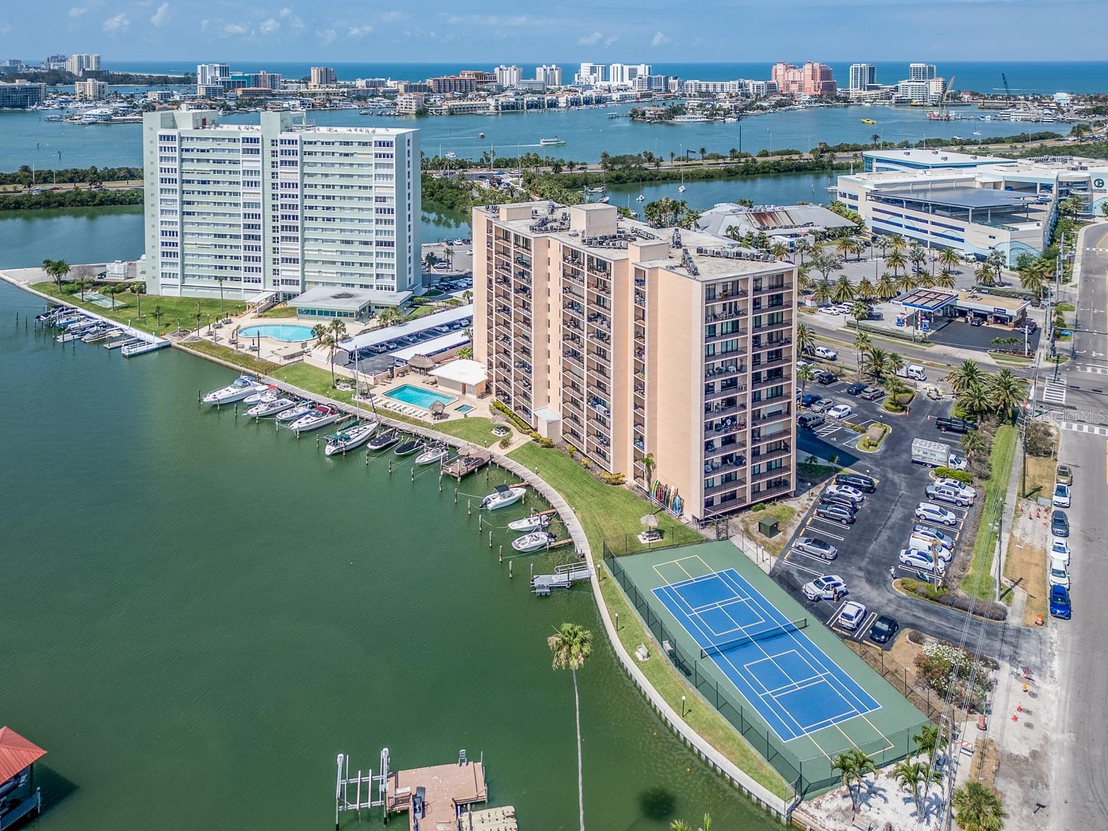 51 Island Way #1001, FL