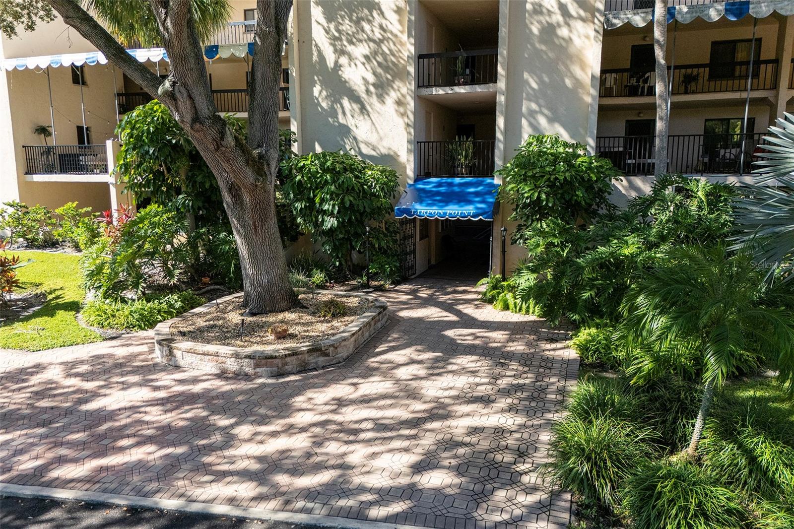 305 Tarpon Point, FL