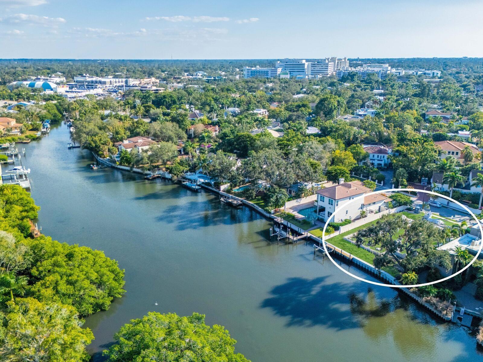 1821 Lincoln Drive, FL