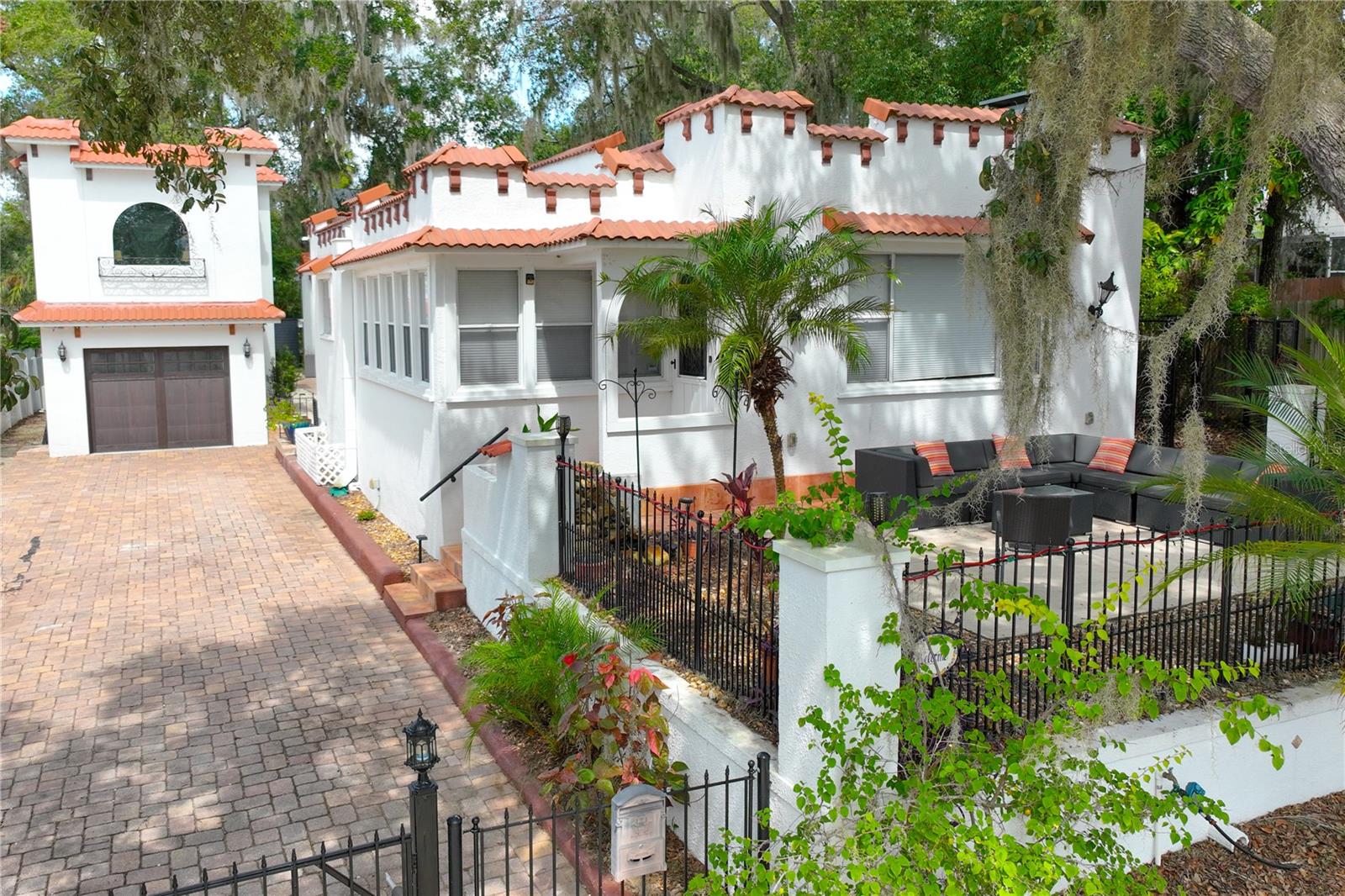 229 6th Avenue, FL