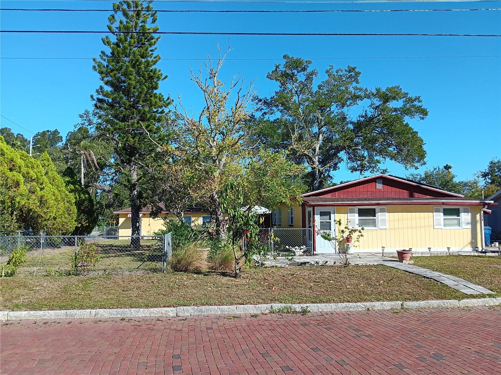 374 3rd St Nw, FL
