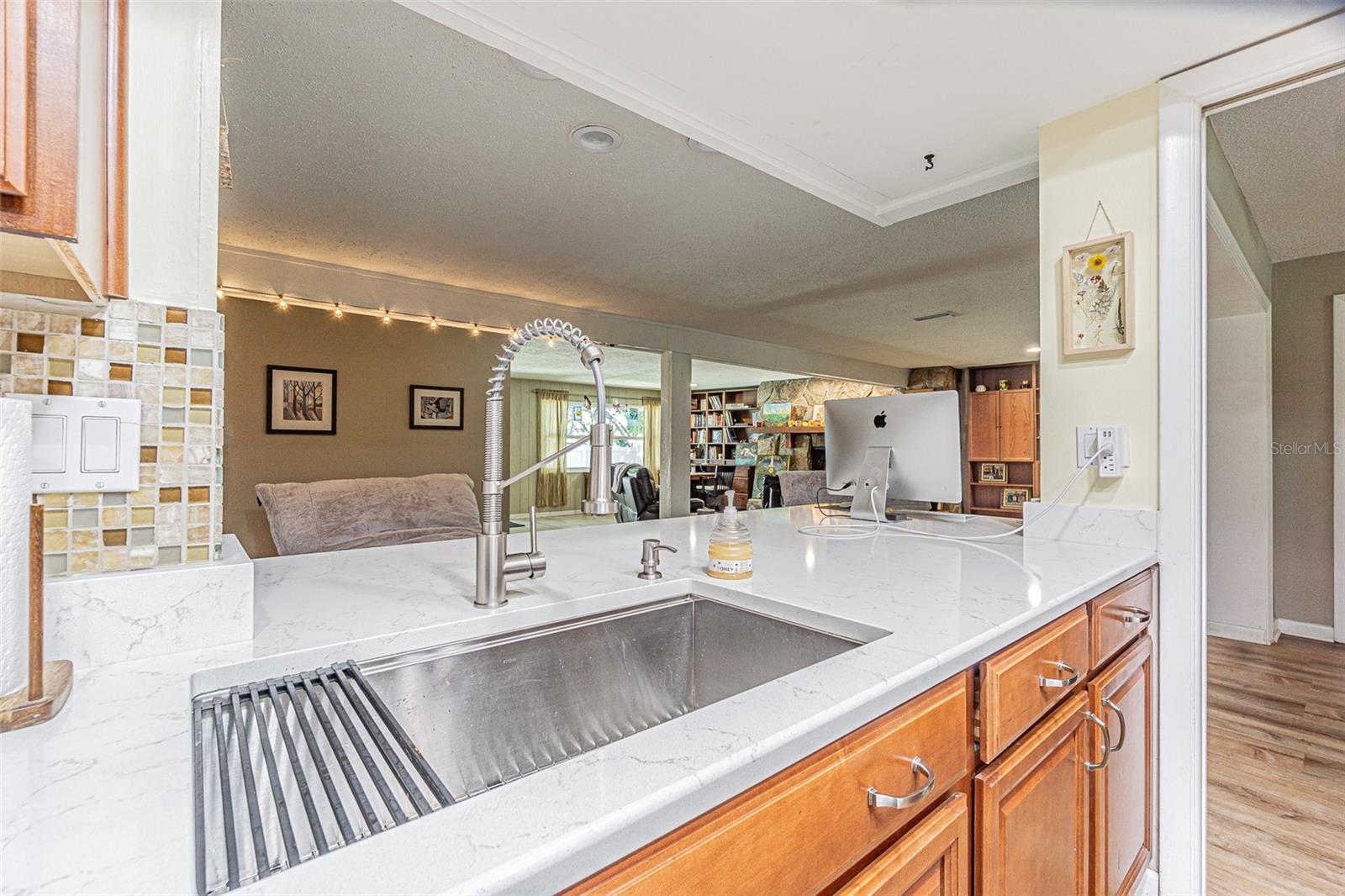 936 Highview Drive, FL