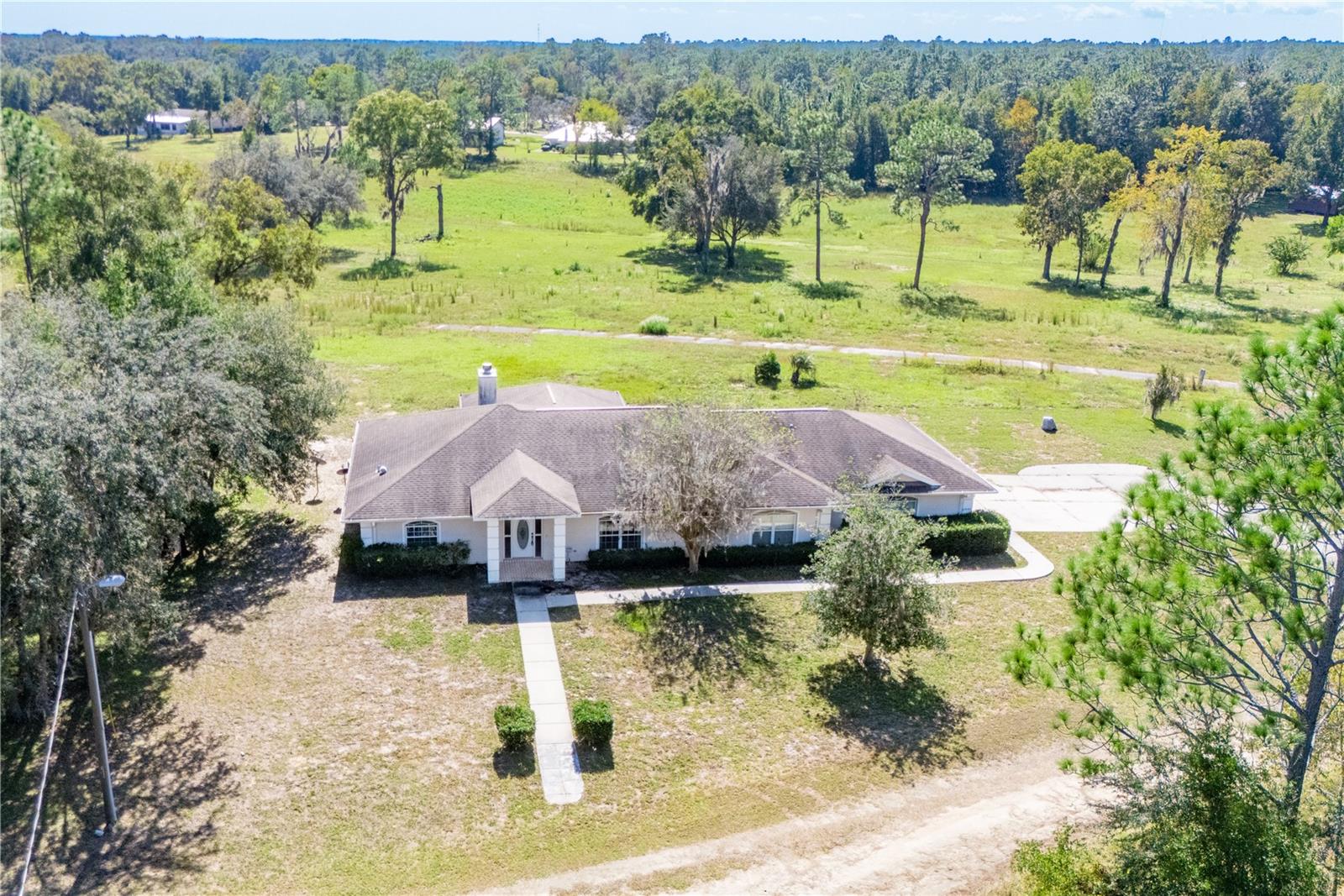899 10th Circle, FL