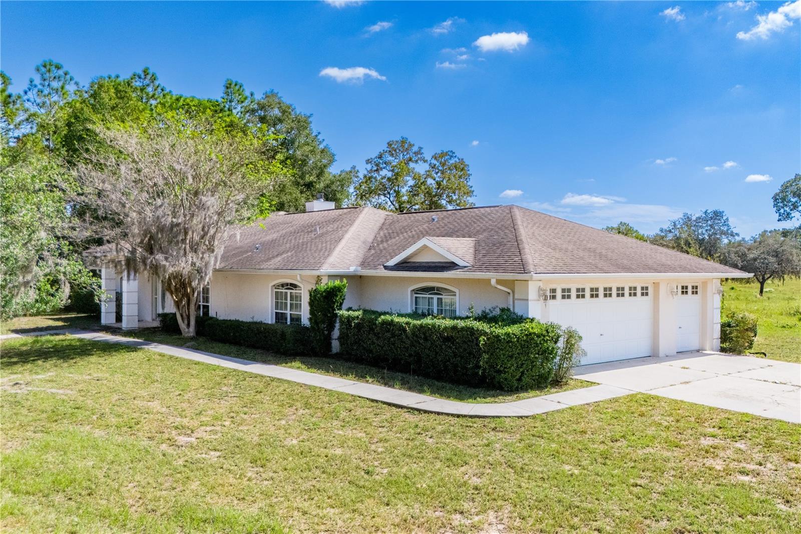 899 10th Circle, FL