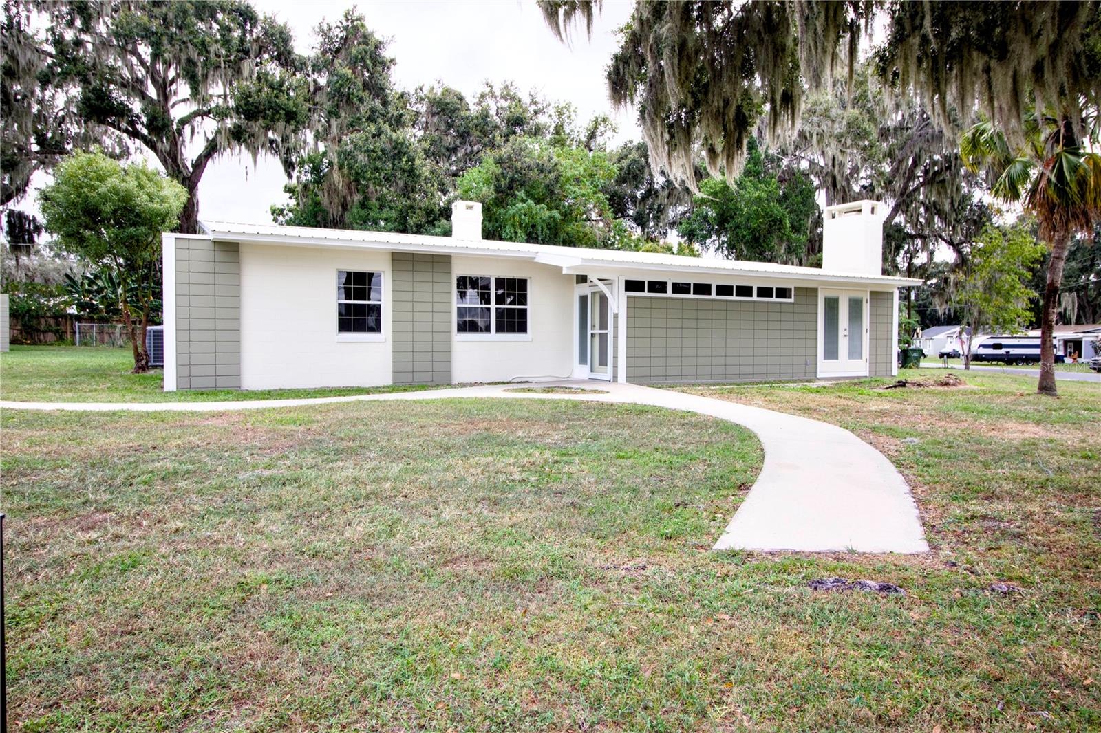 1114 Oak Drive, FL