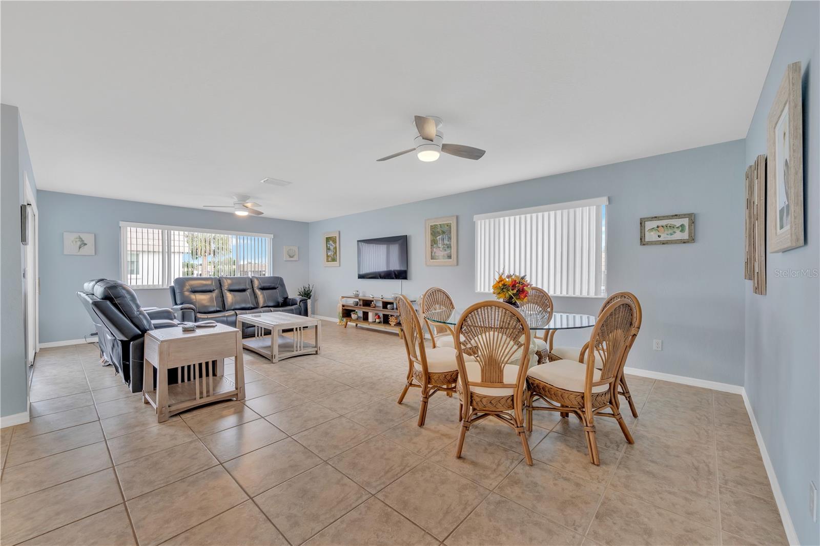 2401 Riverbluff Pkwy #V240, FL