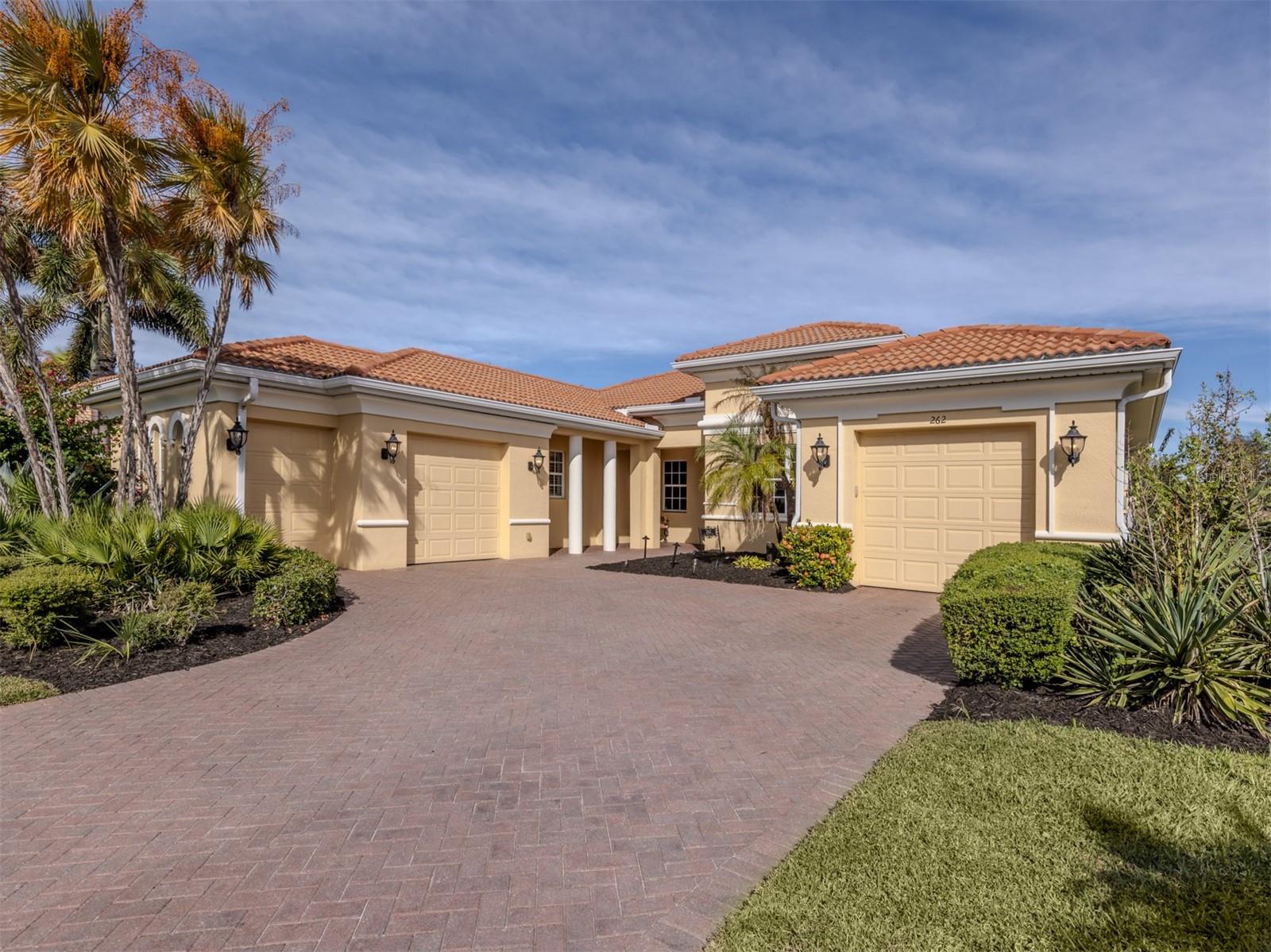 262 Montelluna Dr, FL