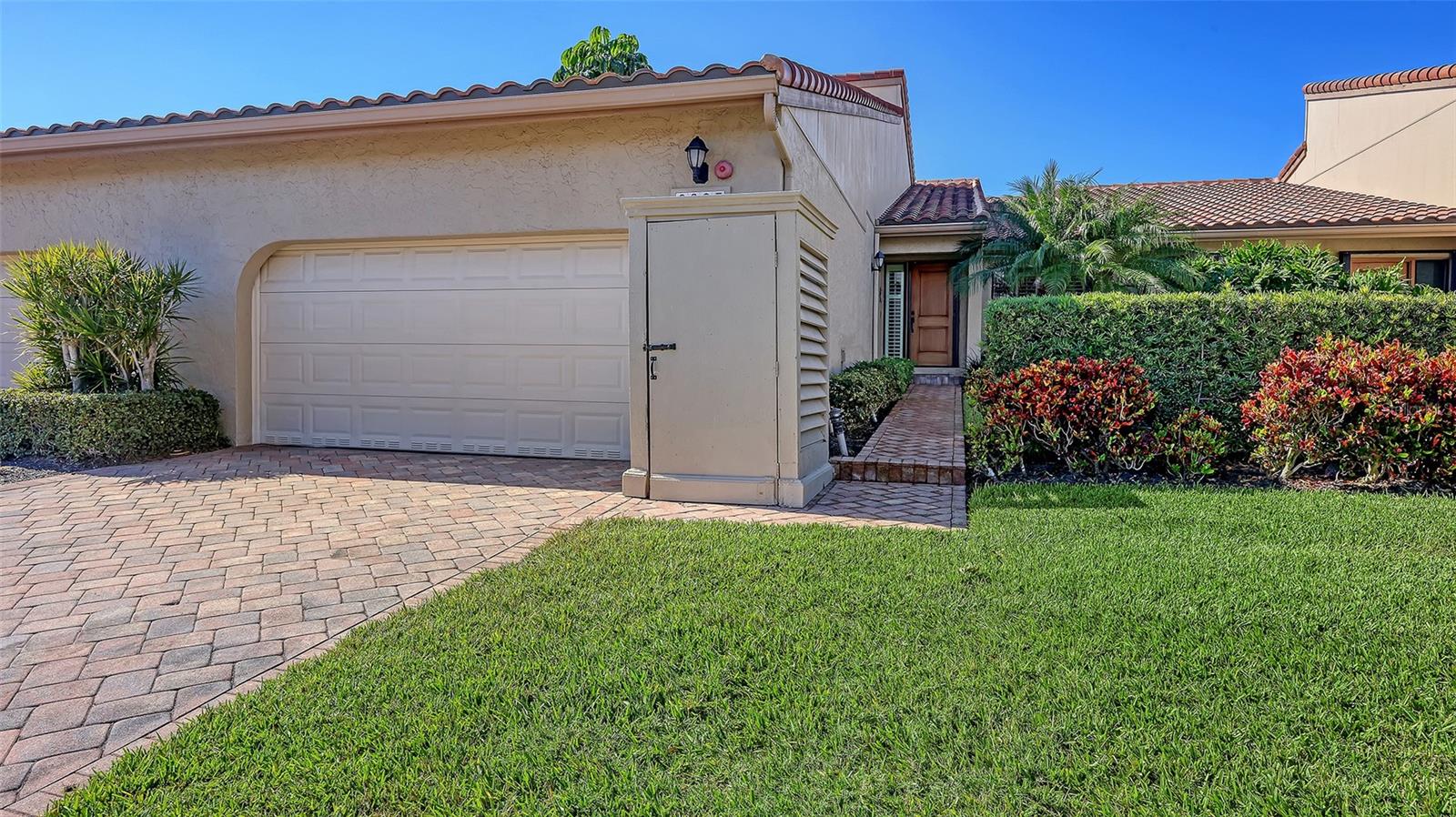 2367 Harbour Oaks Drive, FL