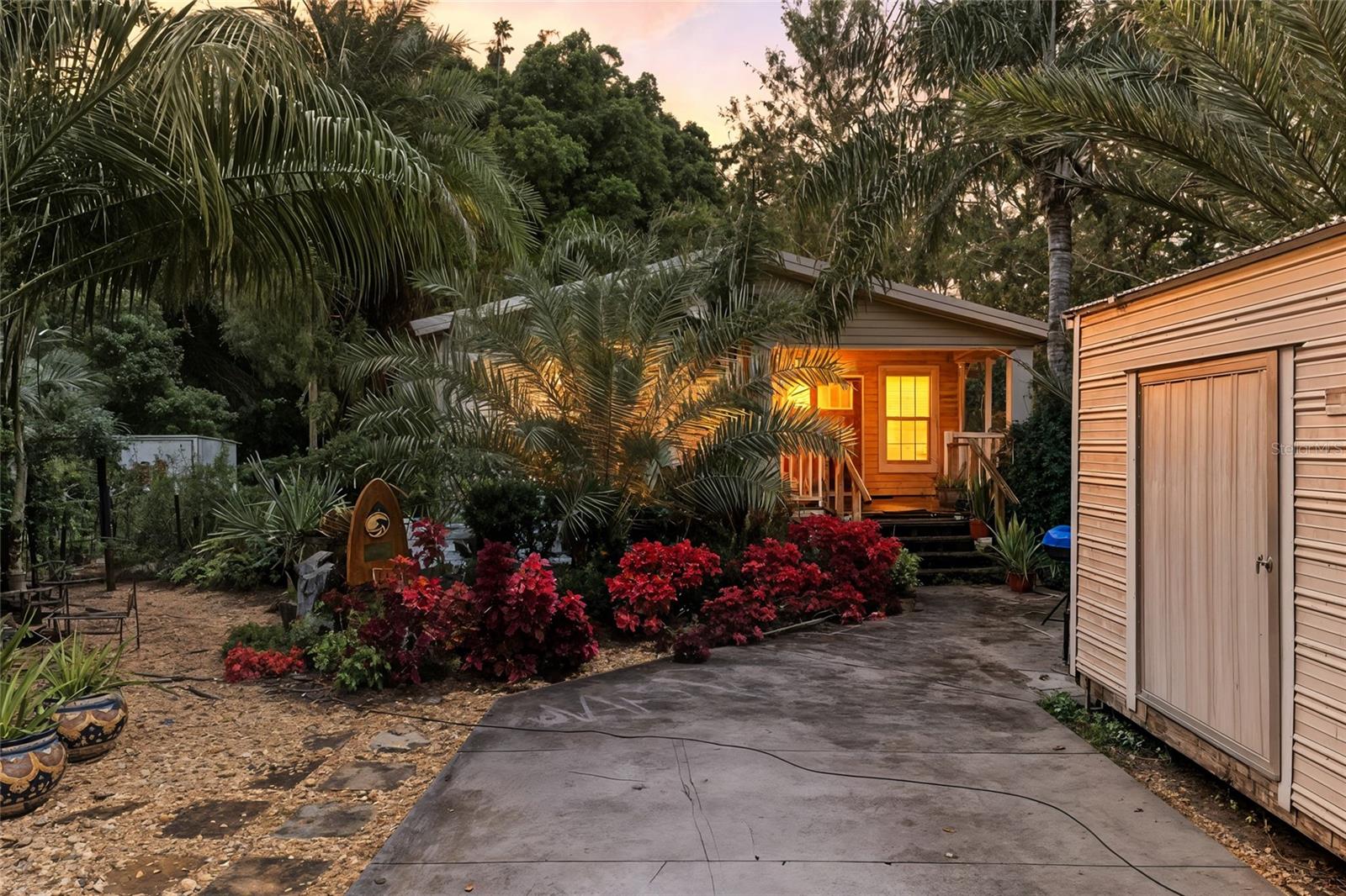 725 Cypress Rd, FL