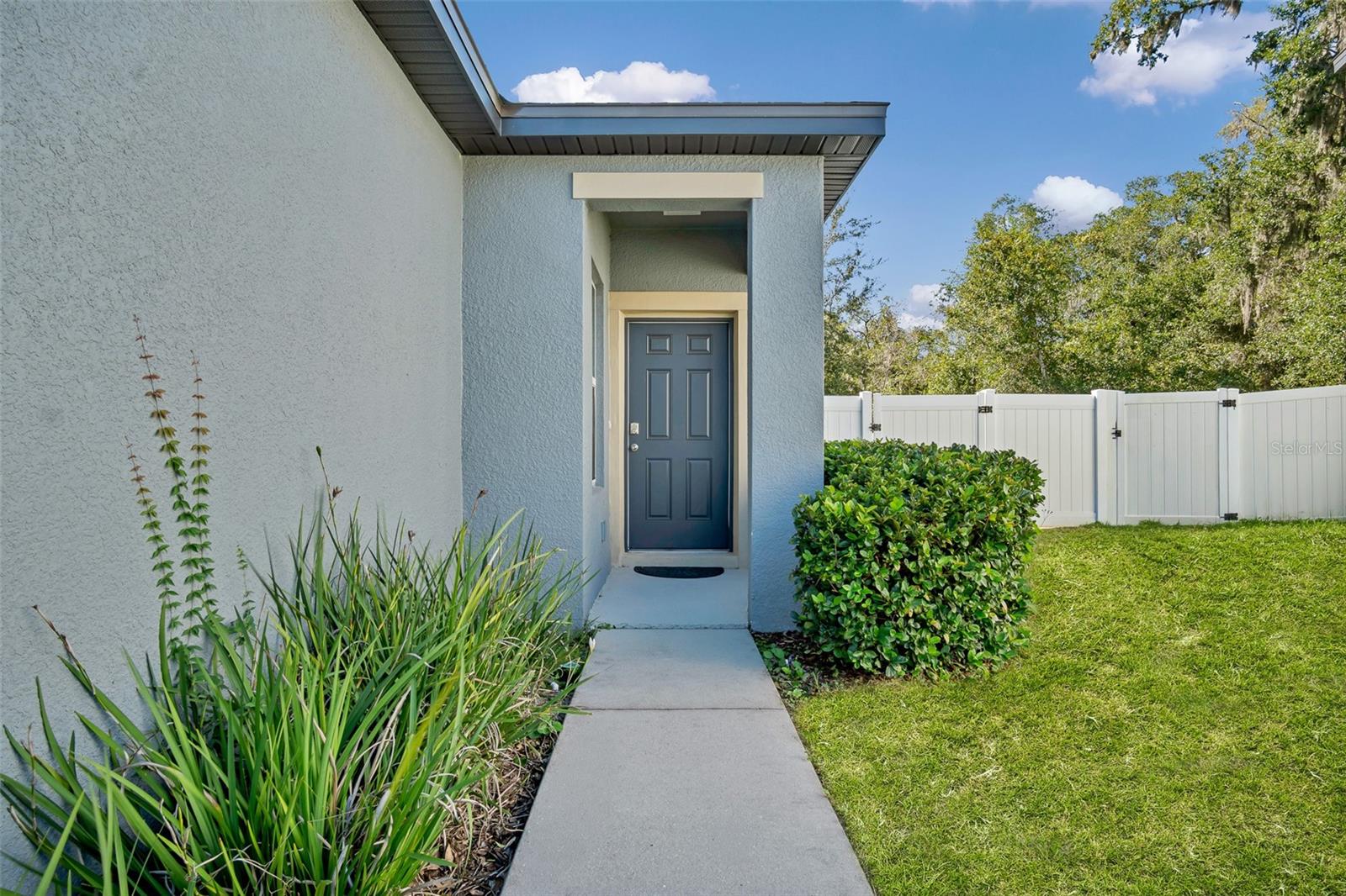 1096 Cades Cove Way, FL