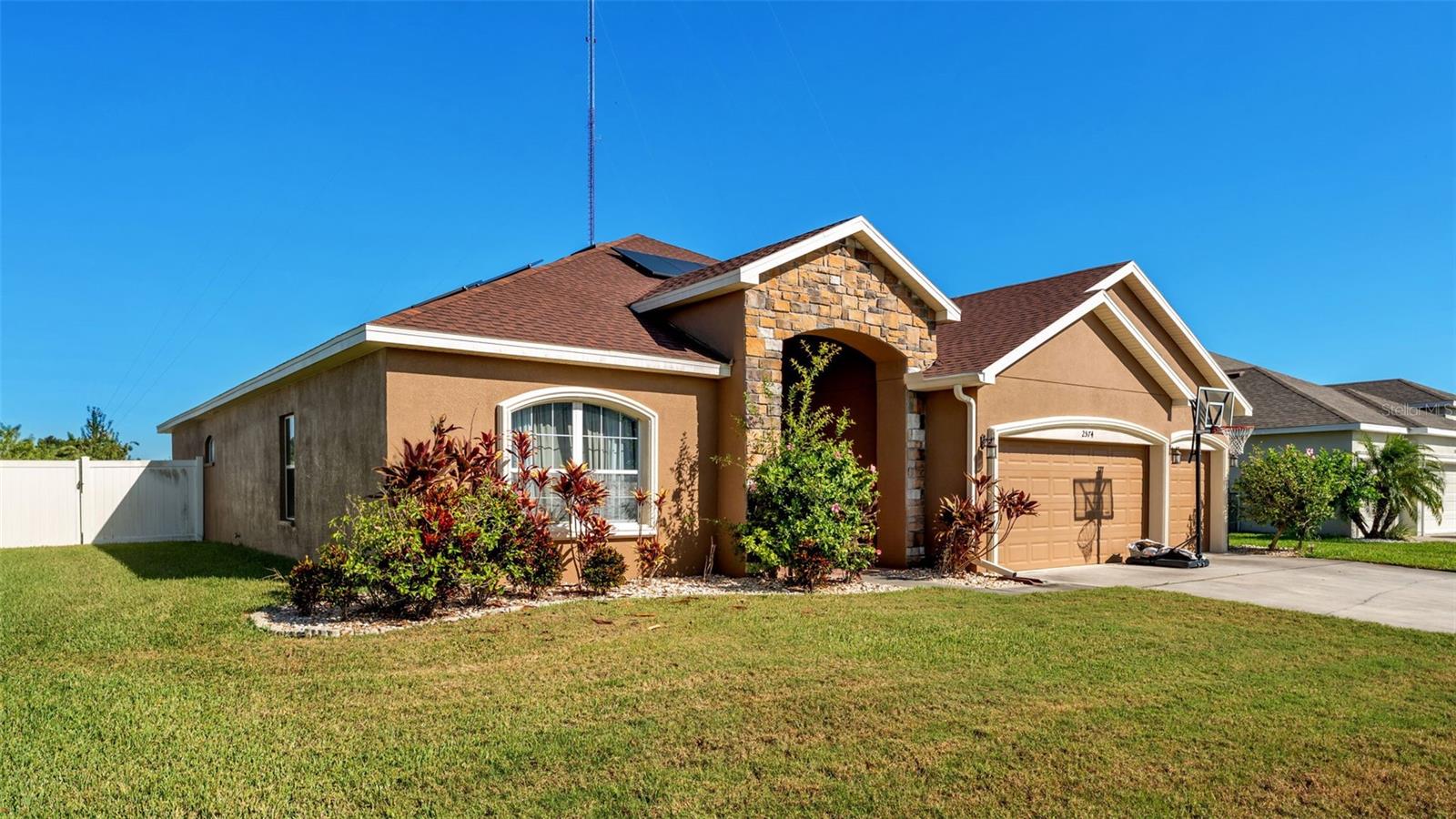 2574 Highlands Creek Way, FL