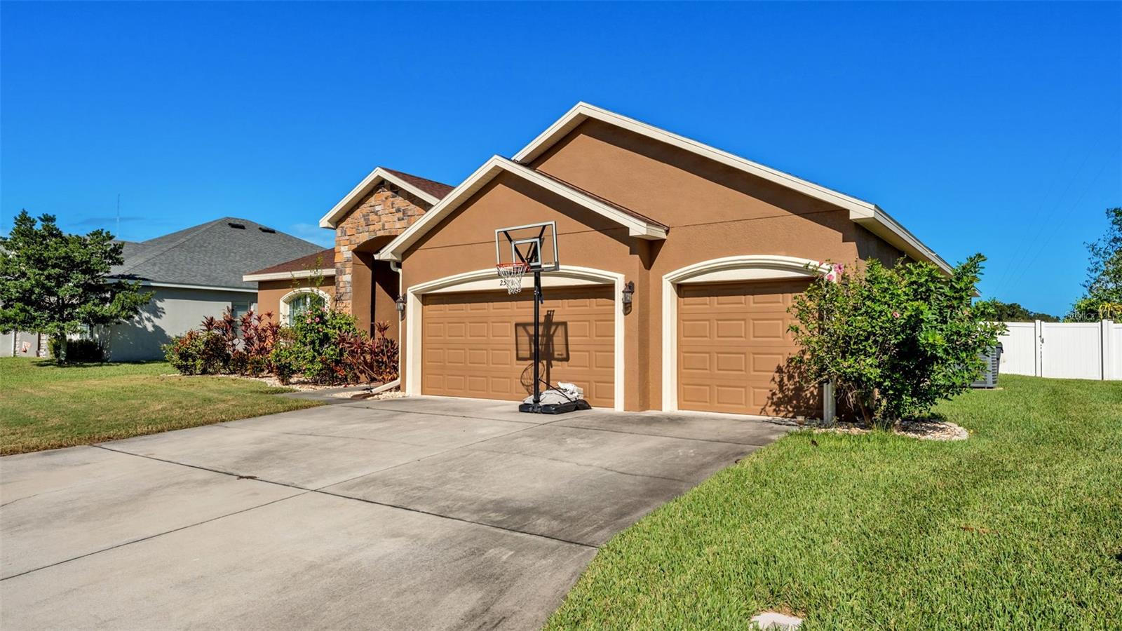 2574 Highlands Creek Way, FL