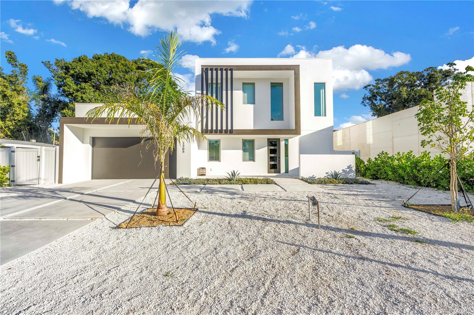 2305 Temple Street, FL