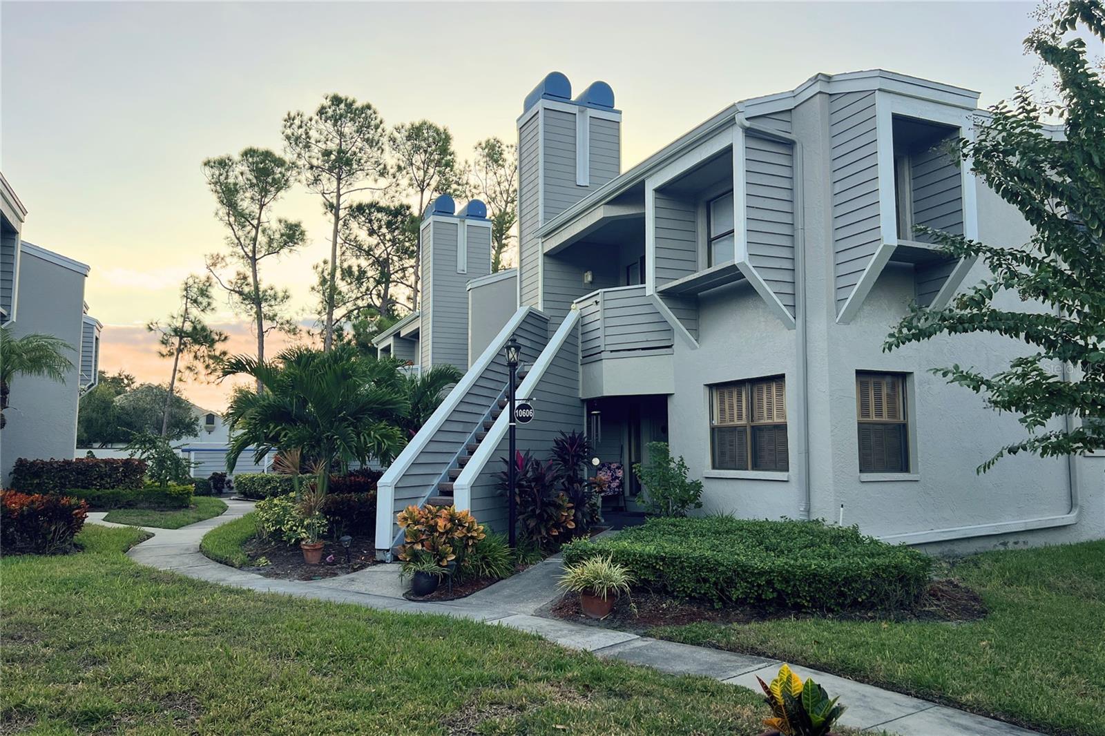 10606 Longwood Drive, FL