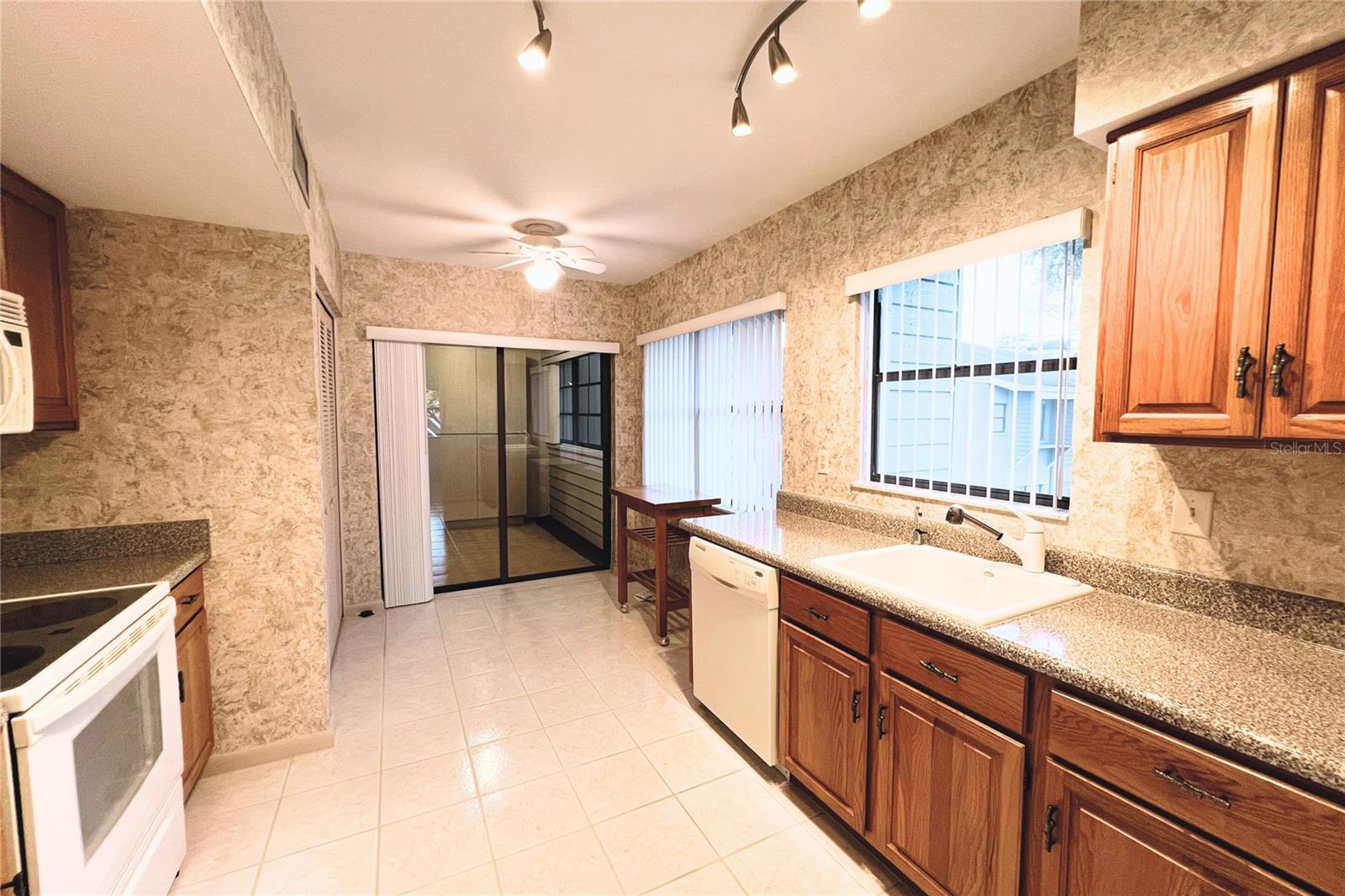 10606 Longwood Drive, FL