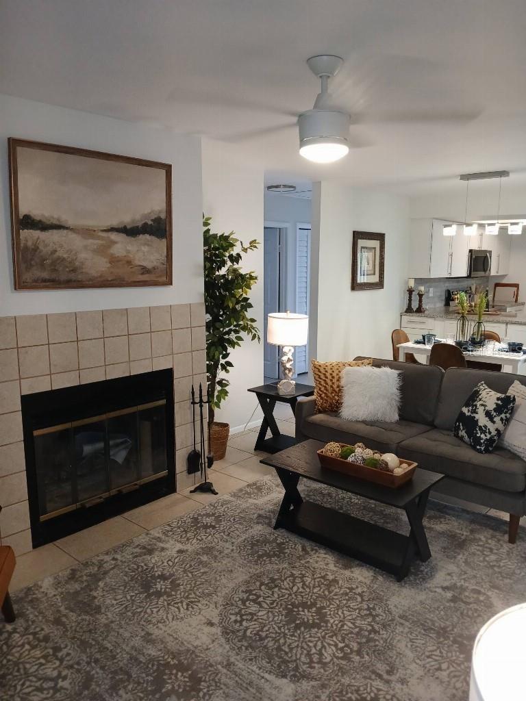 156 Devon Court, FL