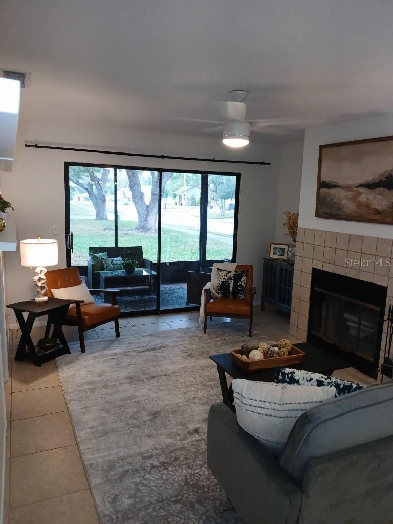 156 Devon Court, FL