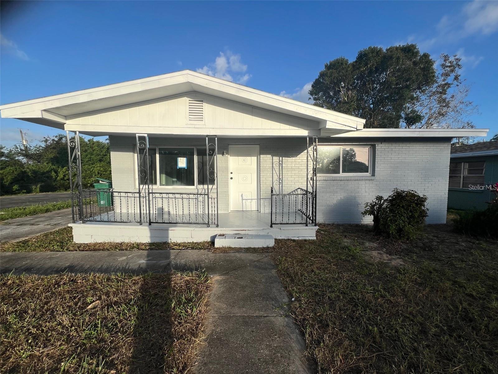 614 Paw Paw St, FL