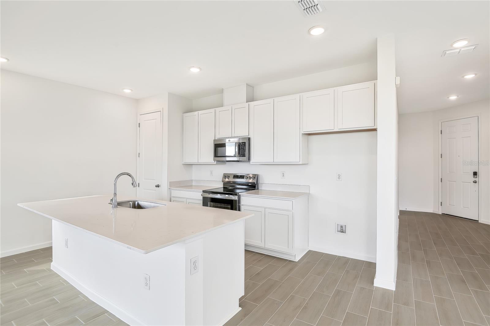 1280 Daisy Hill Avenue, FL