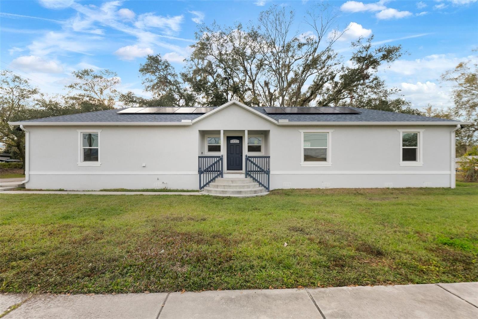 902 W Alsobrook St, FL