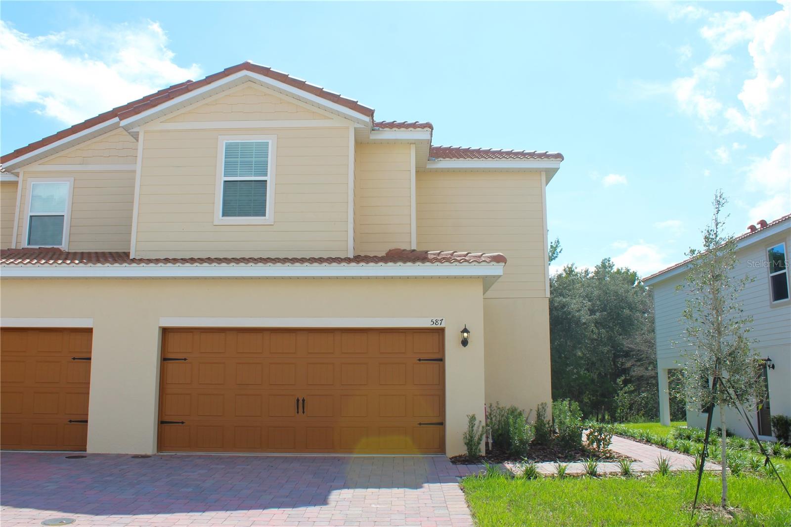 587 Bay Leaf Dr, FL