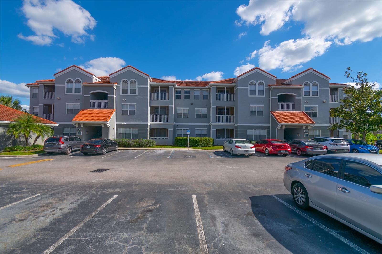 18001 Richmond Place Dr #735, FL