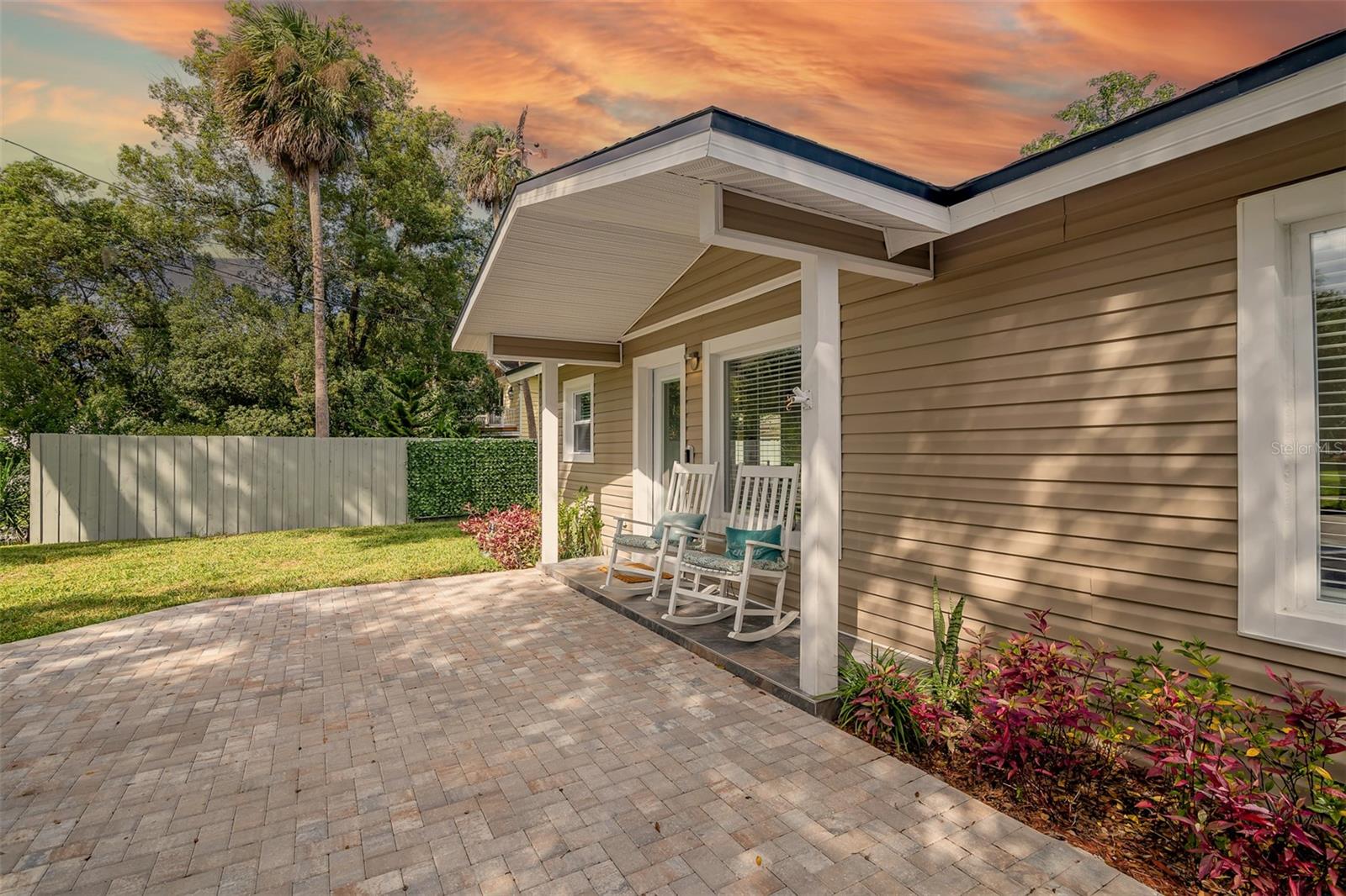 529 E Harding St, FL