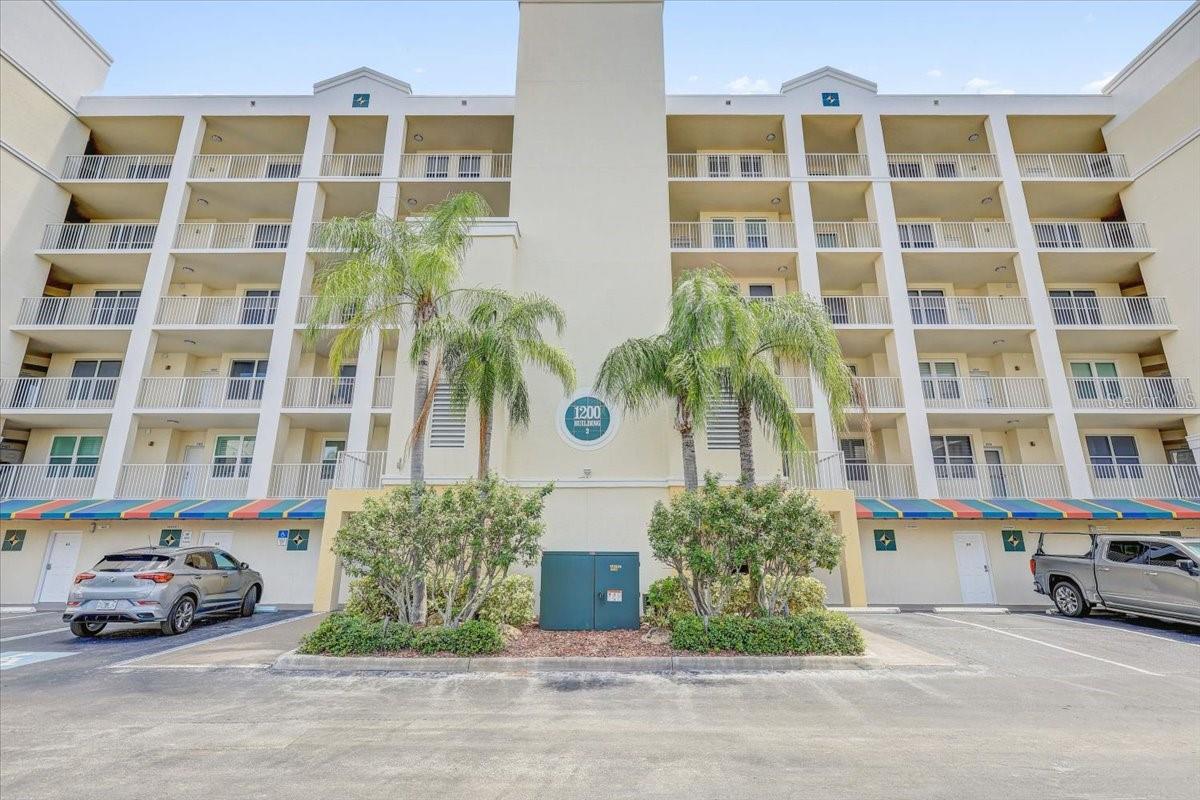 1200 Country Club Drive, FL