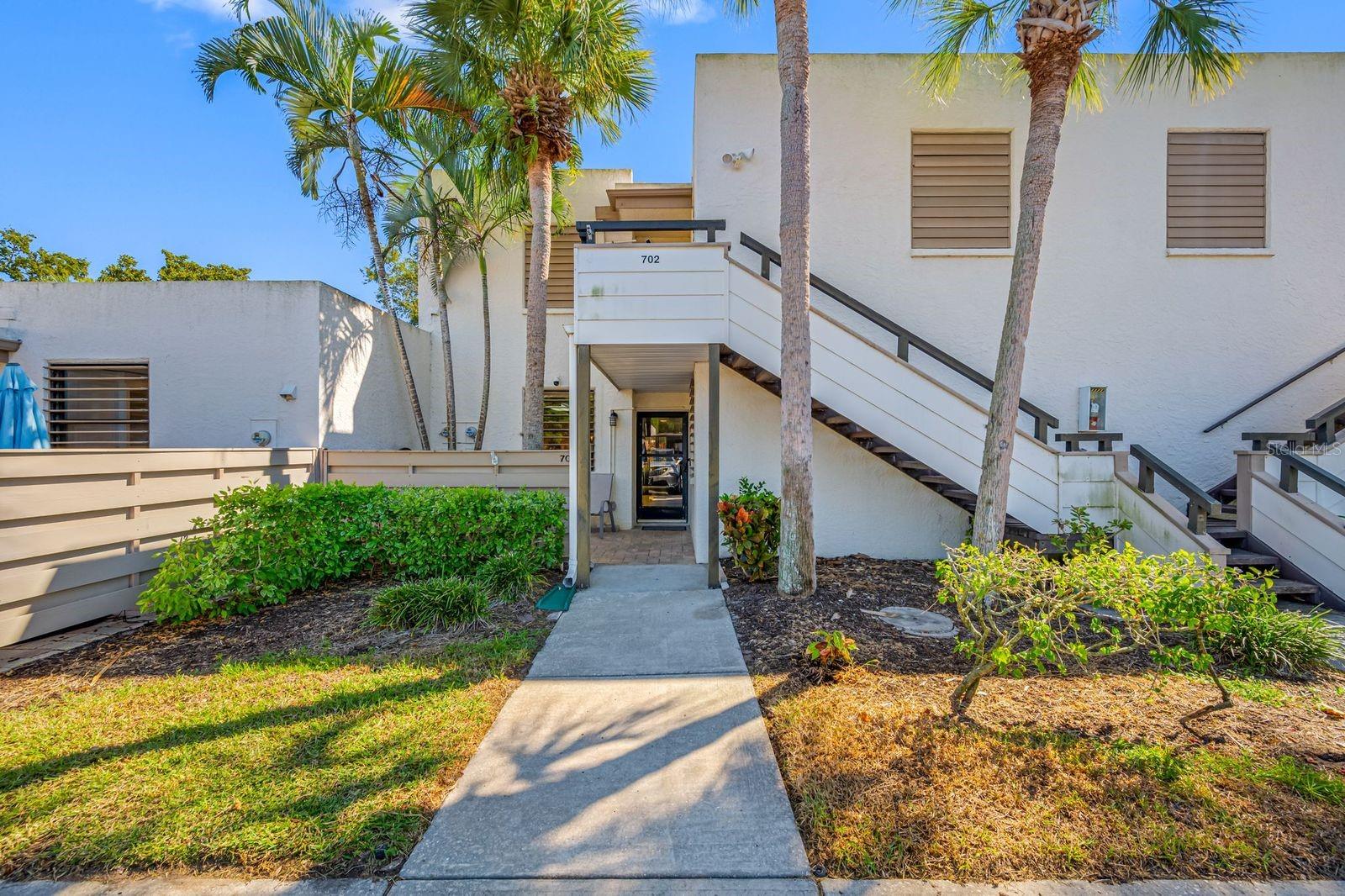 703 Oakview Drive, FL