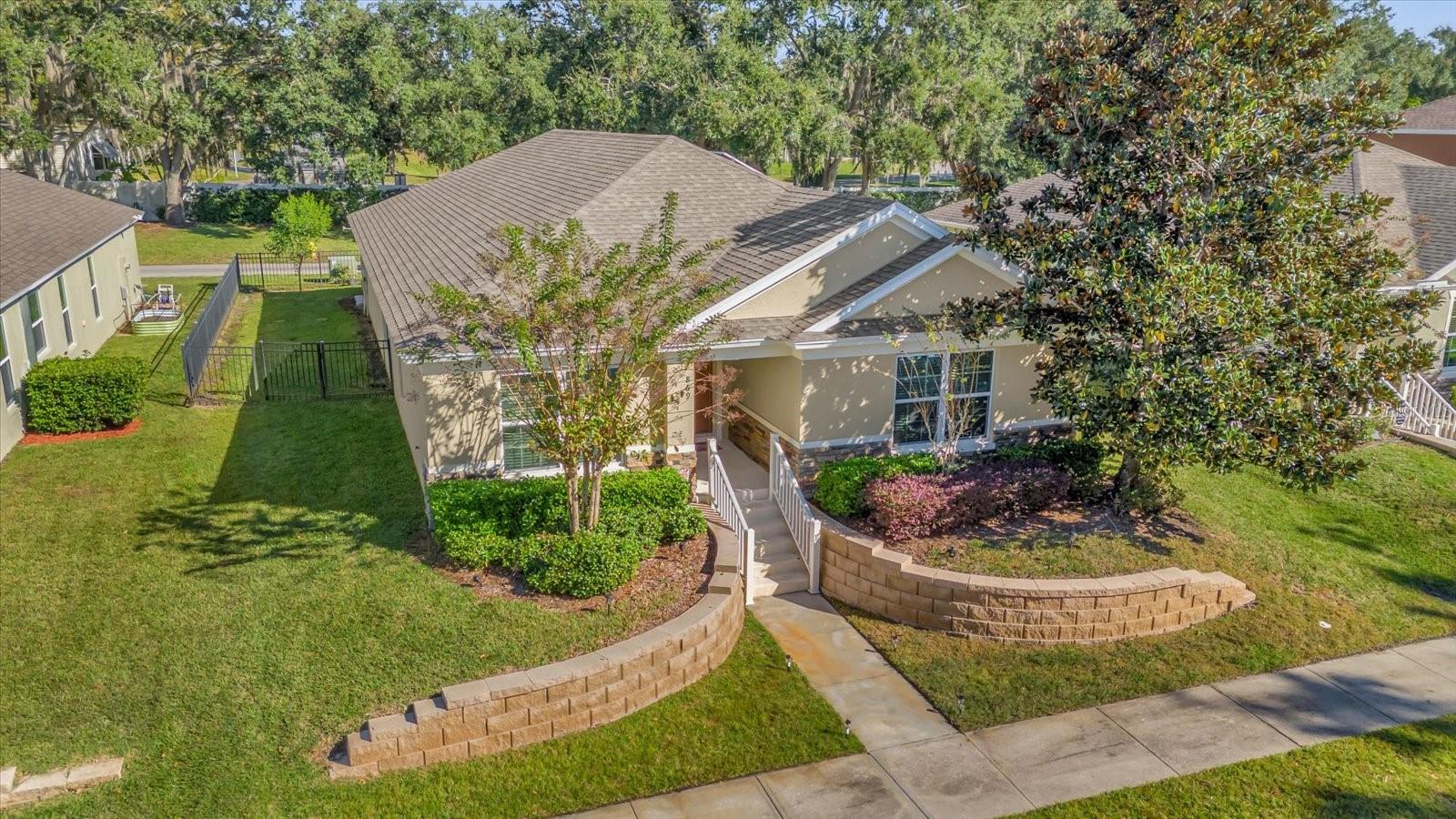 869 Bending Oak Trail, FL