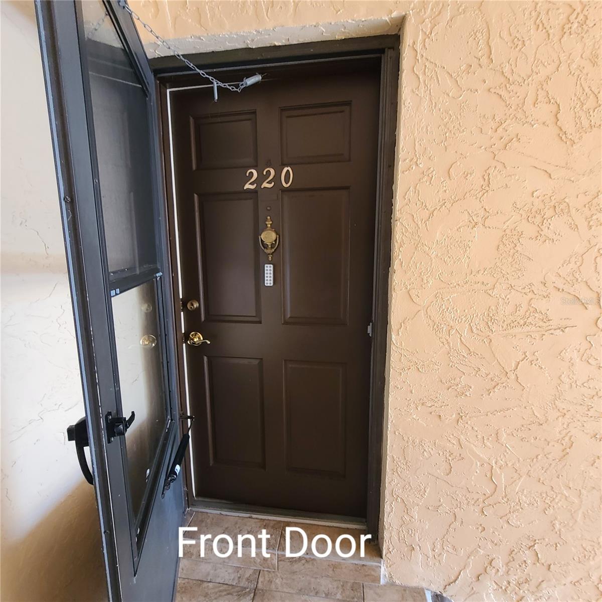 220 Buttonwood Circle, FL