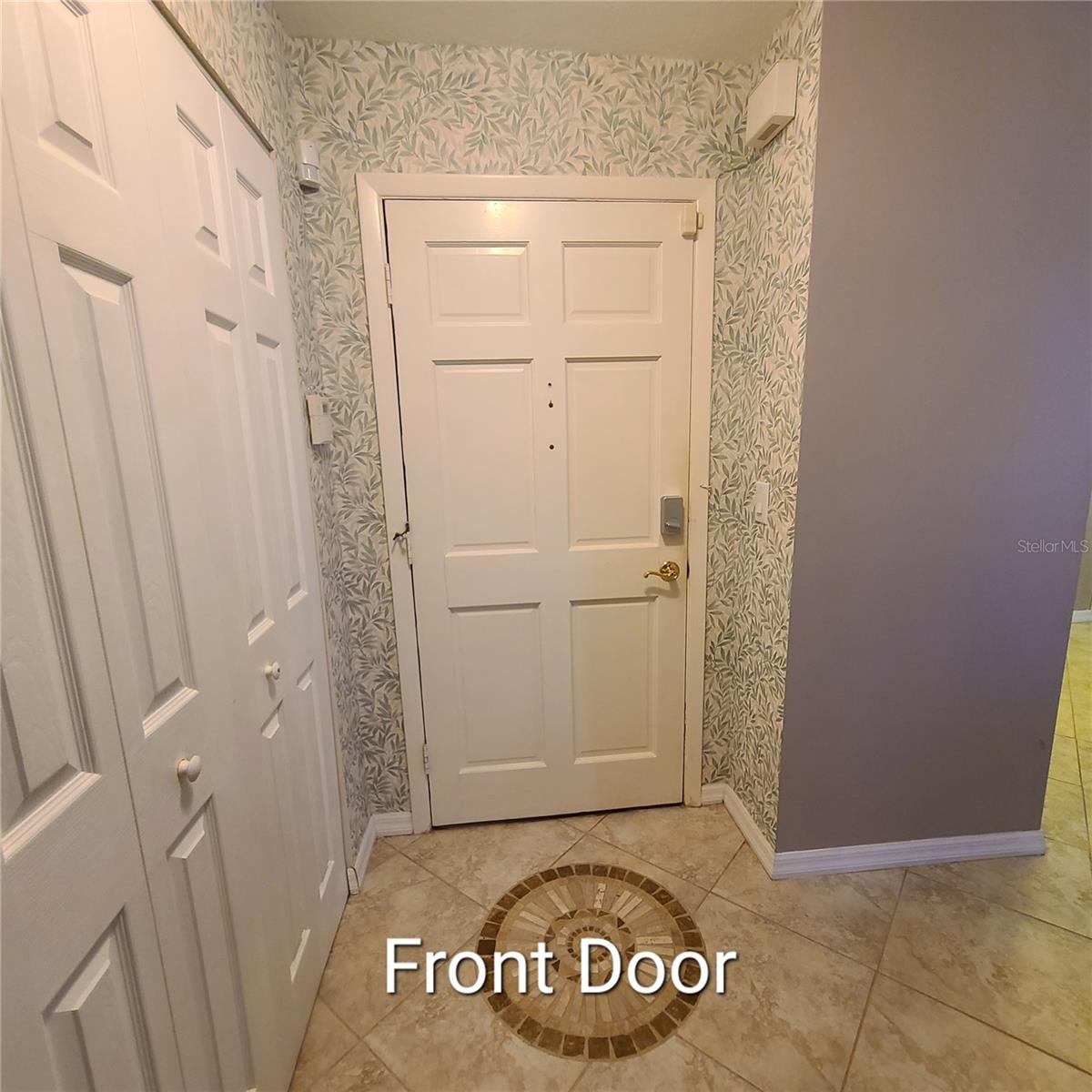 220 Buttonwood Circle, FL