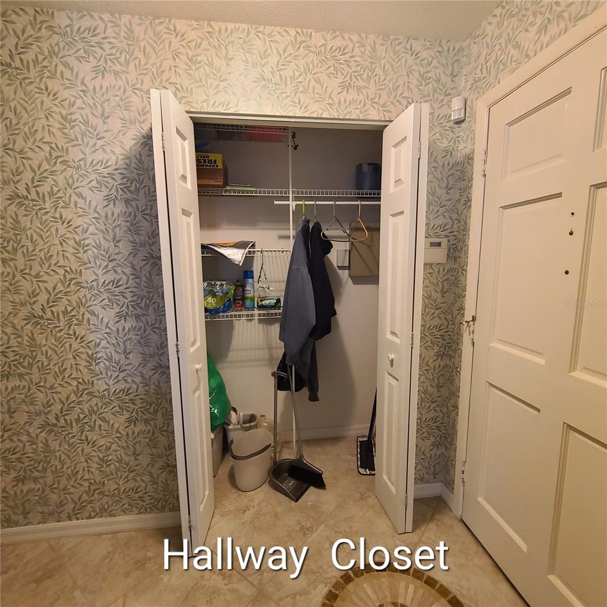 220 Buttonwood Circle, FL